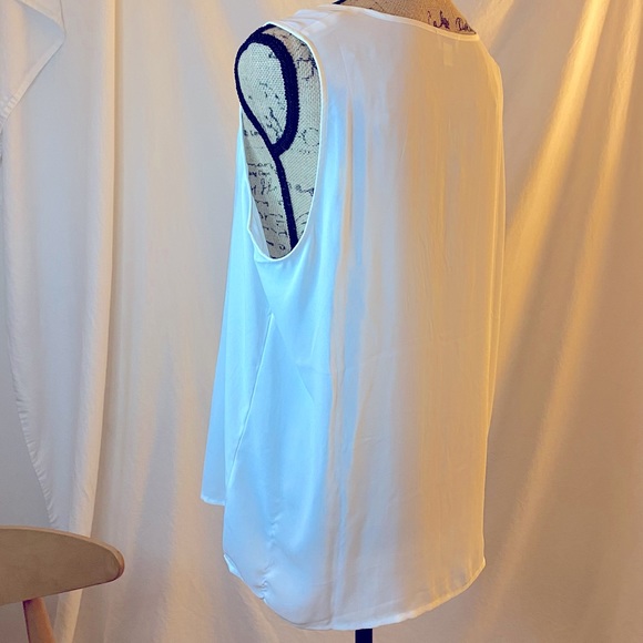 J.Crew Factory womens sleeveless top. Pleated with a tie-neck. - Picture 4 of 9